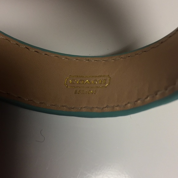 Coach leather bracelet with grommets. Rare NWT - Picture 3 of 5